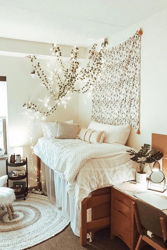 8 simple ways to decorate your dorm room
